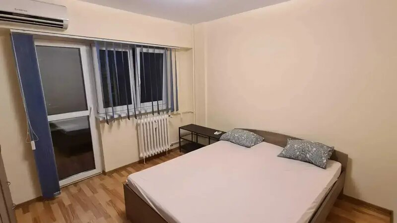 Universitate, apartament cu 3 camere.