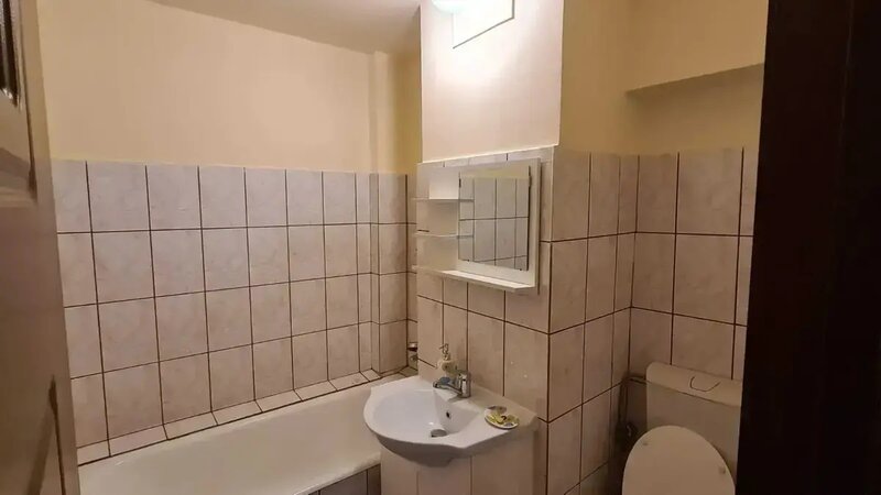 Universitate, apartament cu 3 camere.